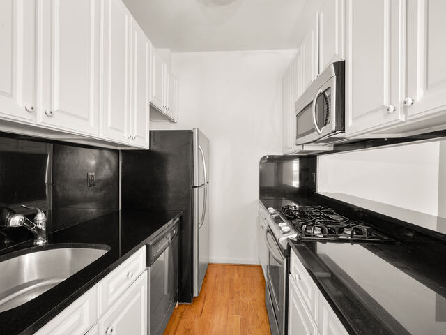 1-Bedroom at 121 Madison Avenue