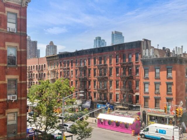 1-Bedroom at Worldwide Plaza: 393 West 49th