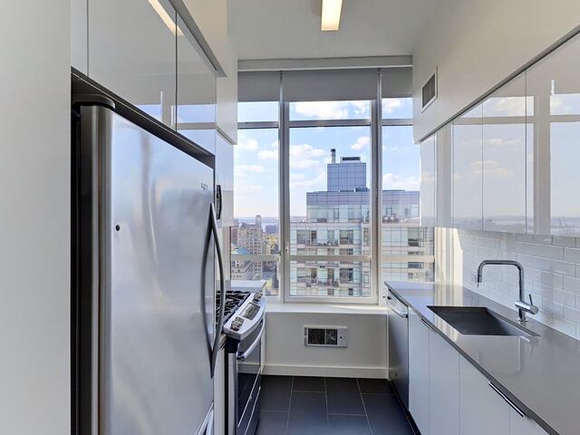 1-Bedroom at Hoyt and Horn