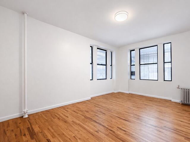 1-Bedroom at 2 Pinehurst Avenue