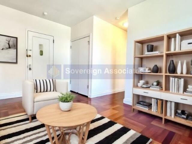 2-Bedroom at The Westbourne : 609 West 137th