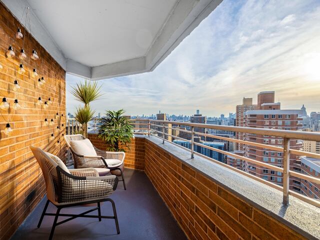 Studio at Kips Bay Court : 490 Second Ave