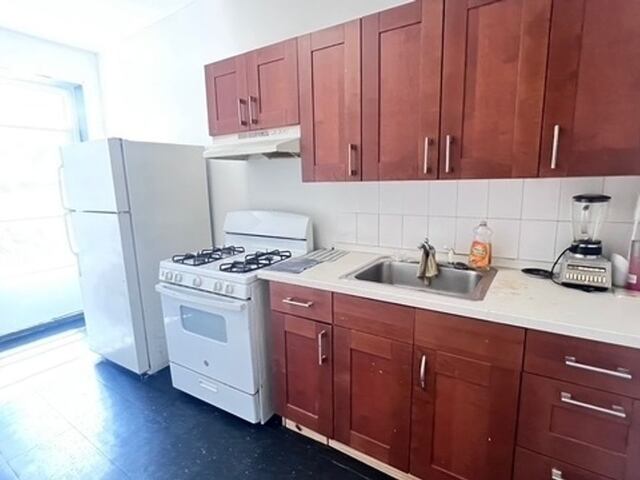 Studio at 444 Halsey Street