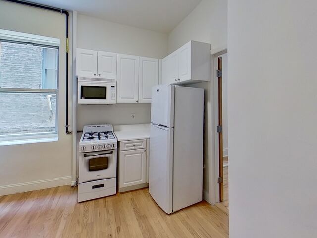 1-Bedroom at 230 Thompson Street