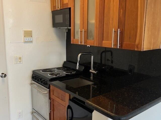 Studio at Sullivan Mews: 113 Sullivan