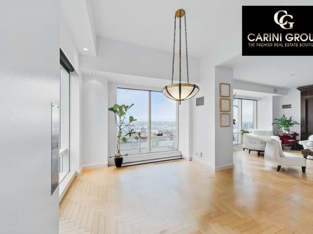 2-Bedroom at Trump World Tower