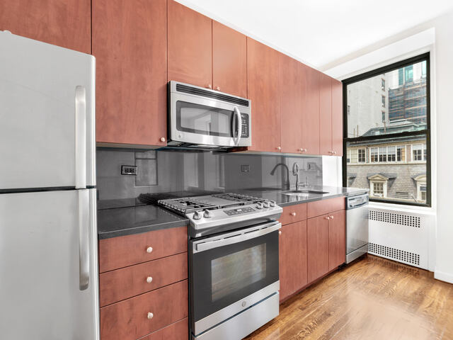 2-Bedroom at 121 Madison Avenue