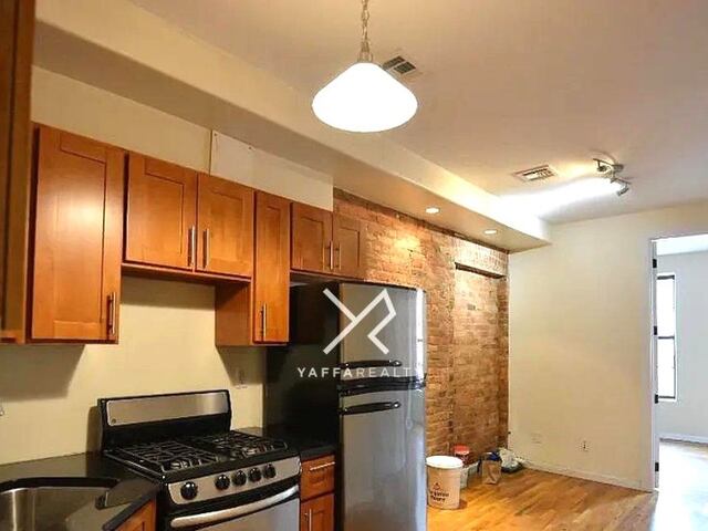 2-Bedroom at 181 Graham Avenue