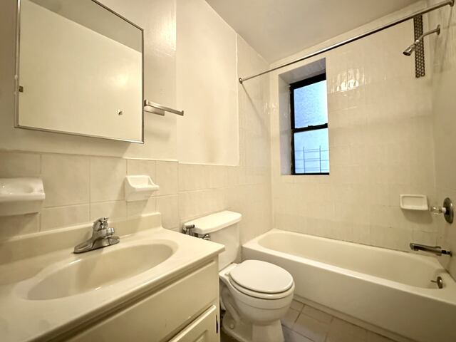 2-Bedroom at 536 Fort Washington Avenue