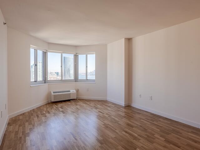 2-Bedroom at Newport: Pacific