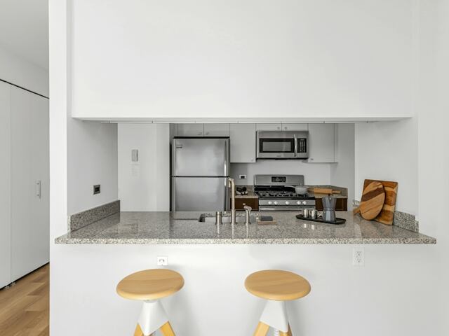 1-Bedroom at Linc LIC