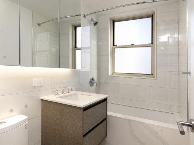 2-Bedroom at Murray Hill Manor