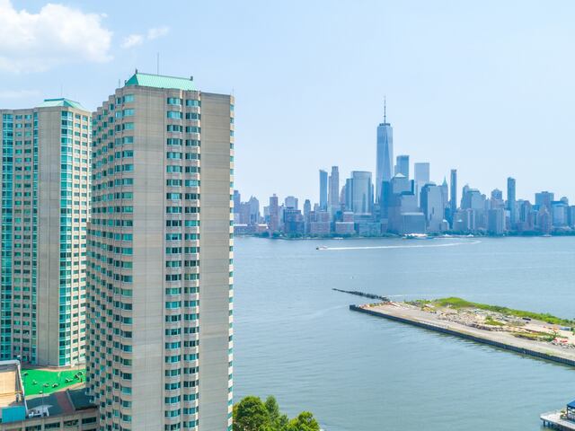 2-Bedroom at Newport: Riverside