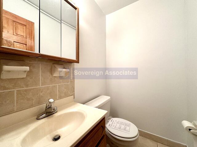 2-Bedroom at 3133 Broadway