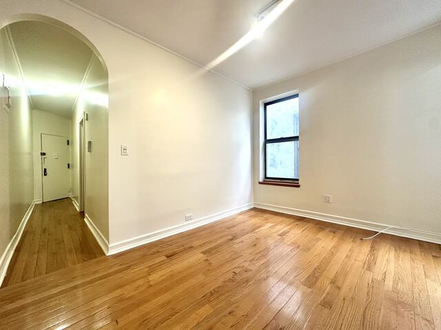 1-Bedroom at 3135 Broadway