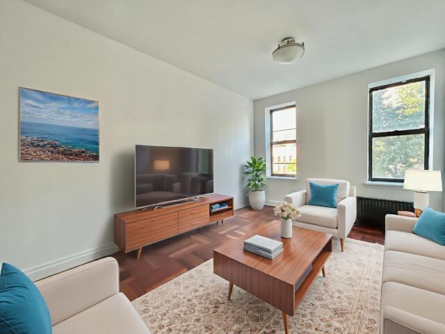 2-Bedroom at The Westbourne : 607 West 137th