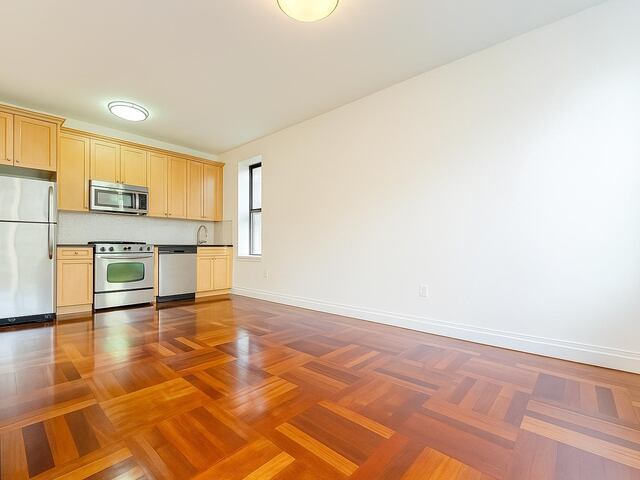 2-Bedroom at The Westbourne : 607 West 137th