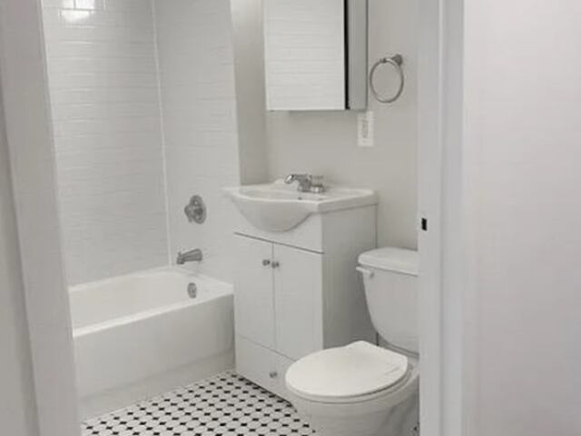 Studio at 323 West 96th Street