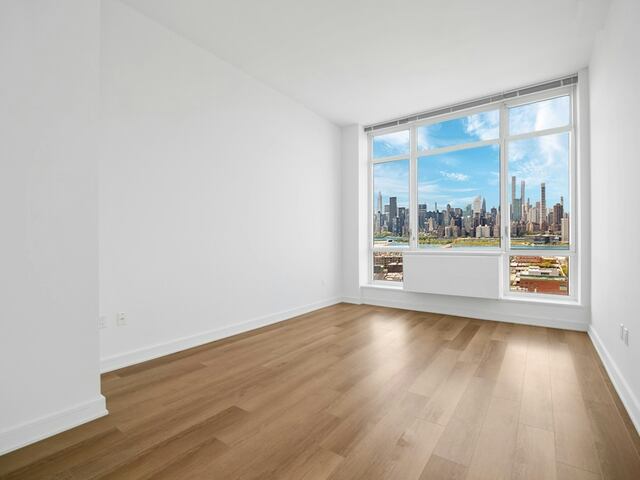2-Bedroom at Linc LIC