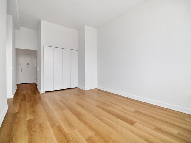 1-Bedroom at Linc LIC