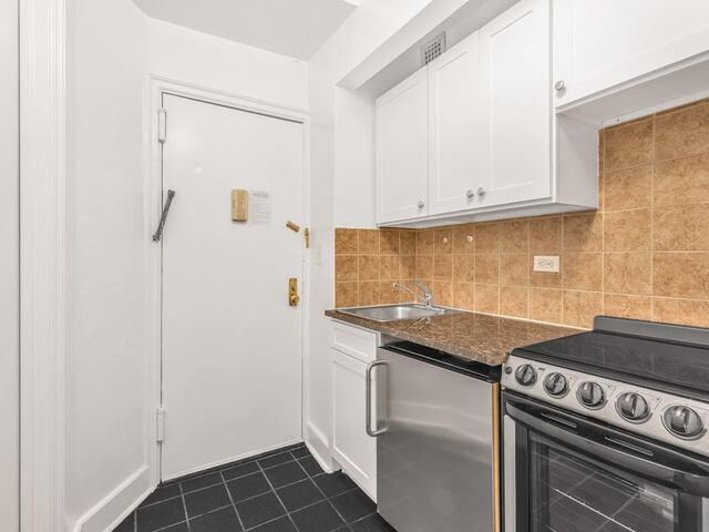 Studio at The Beaux Arts: 307 East 44th