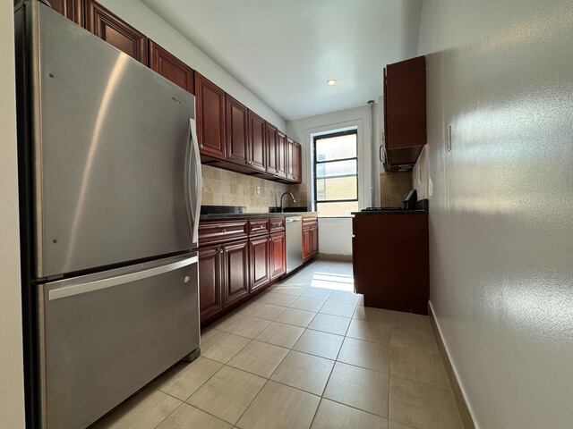 3-Bedroom at 250 Fort Washington Avenue