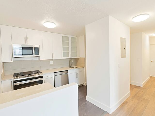 2-Bedroom at Kips Bay Court : 470 Second Ave
