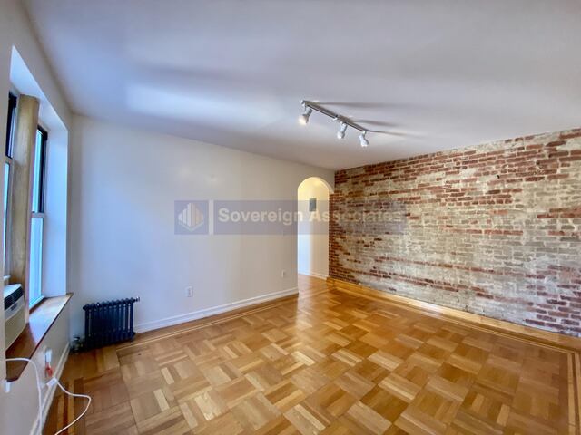 1-Bedroom at 175 Pinehurst Avenue