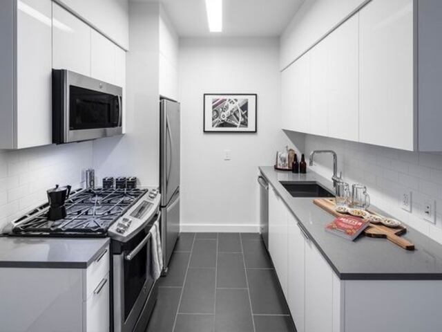 1-Bedroom at Hoyt and Horn