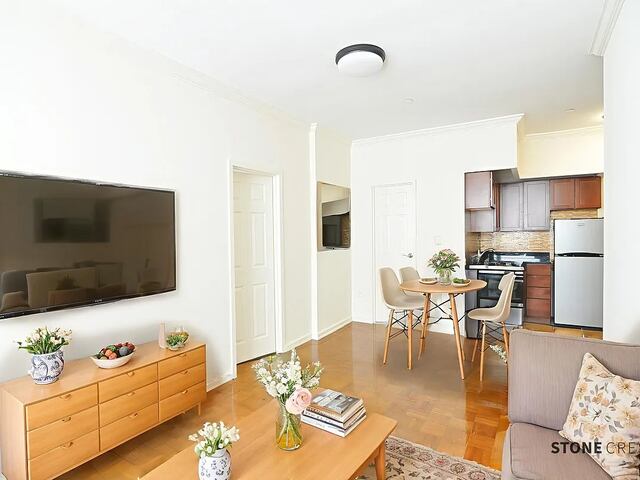 Studio at 304 West 92nd Street