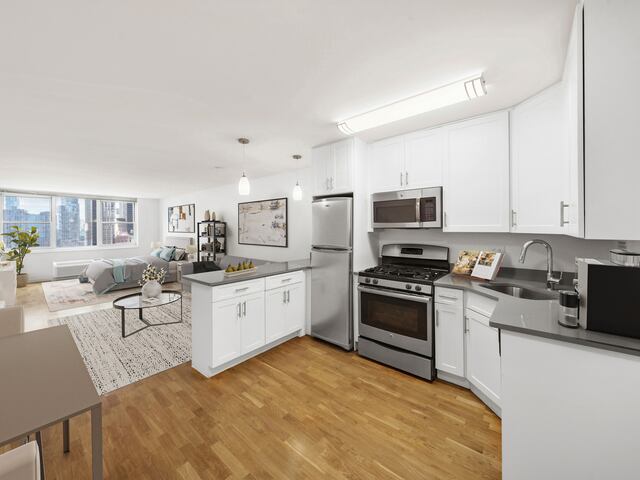Studio at Gateway: 395 South End