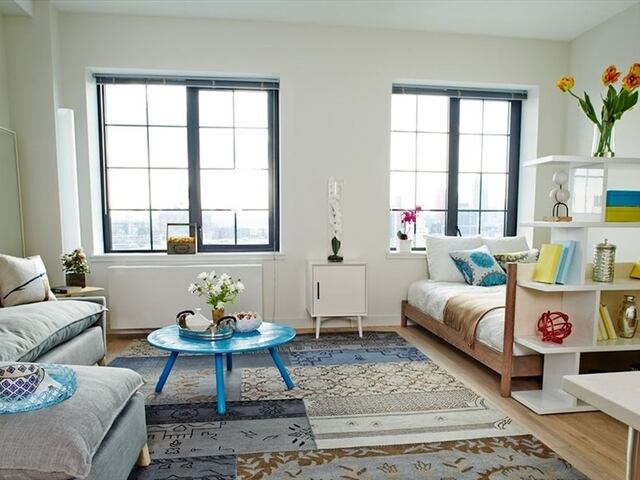 Studio at Pearson Court Square