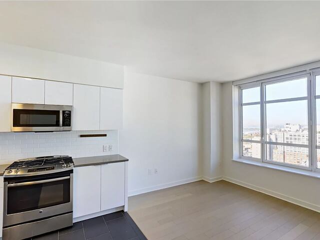 1-Bedroom at Hoyt and Horn