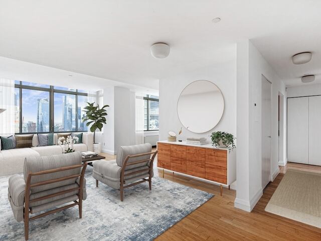 2-Bedroom at 800 Sixth Avenue