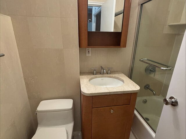 Studio at Manhattan East: 227 East 66th