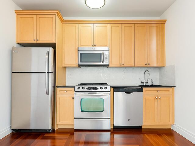 2-Bedroom at The Westbourne : 607 West 137th