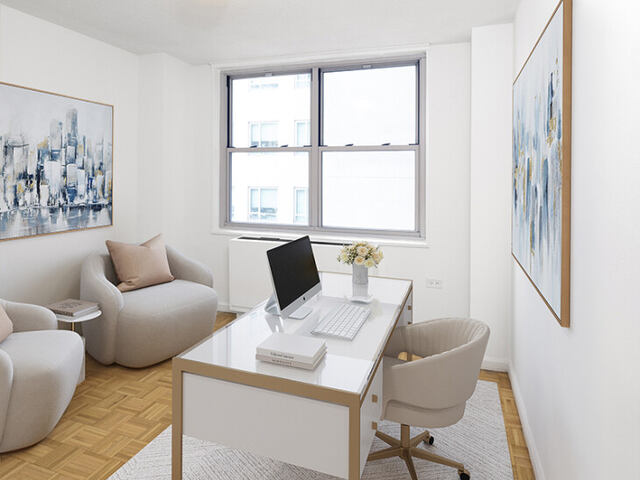 2-Bedroom at Murray Hill Manor