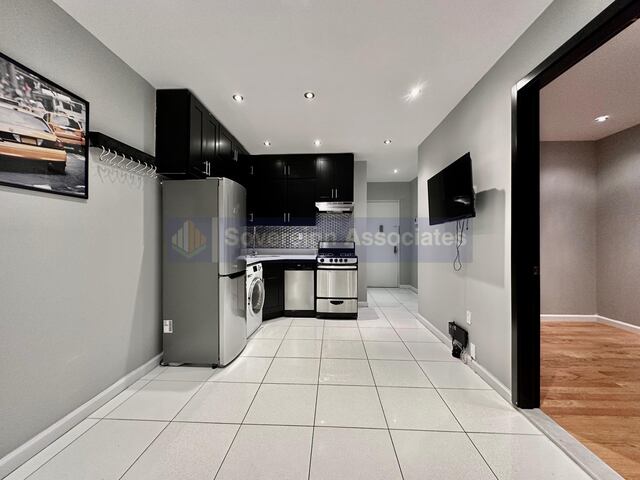 5-Bedroom at 350 Manhattan Avenue