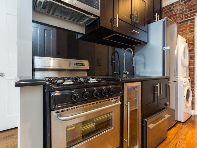 4-Bedroom at 325 East 5th Street