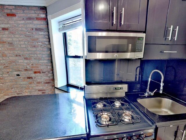 1-Bedroom at 325 East 5th Street