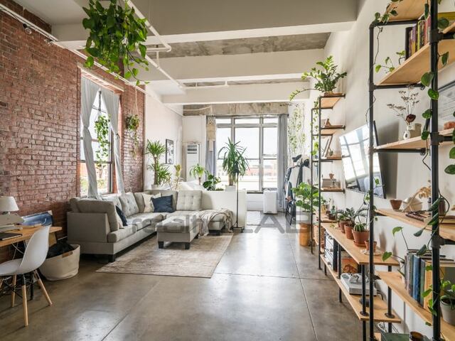 Studio at 1236 Atlantic Avenue