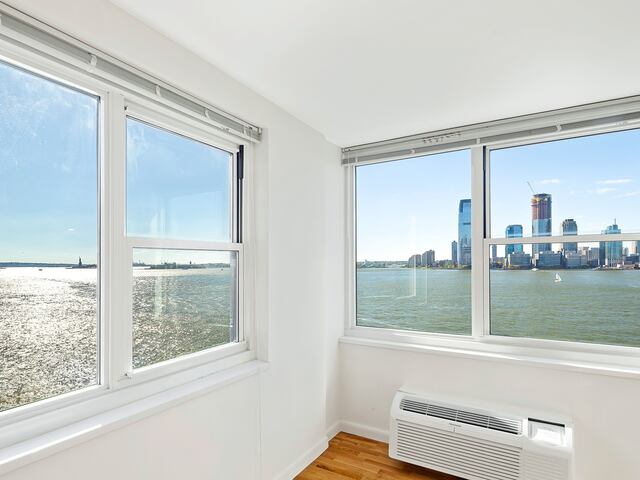 3-Bedroom at Gateway: 375 South End