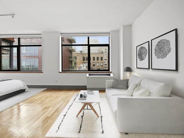 Studio at Court House Apartments