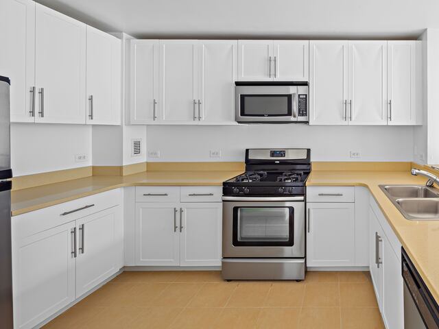 2-Bedroom at Newport: Aquablu