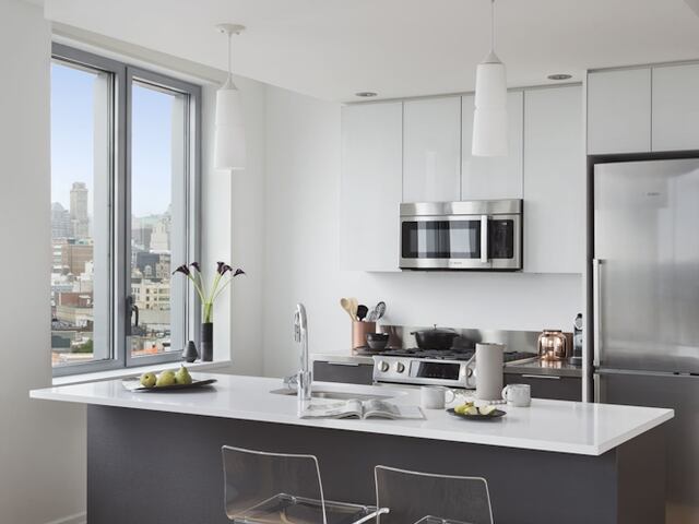 2-Bedroom at 300 Ashland Place