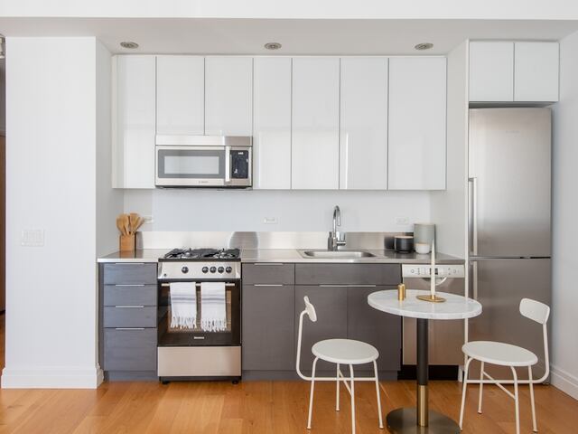Studio at 300 Ashland Place