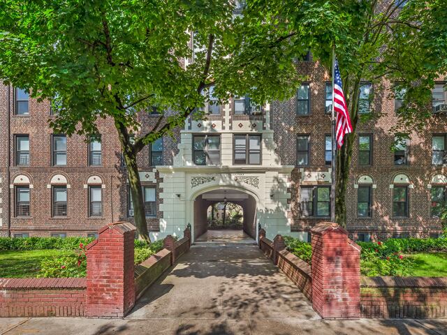 1-Bedroom at The National 1640