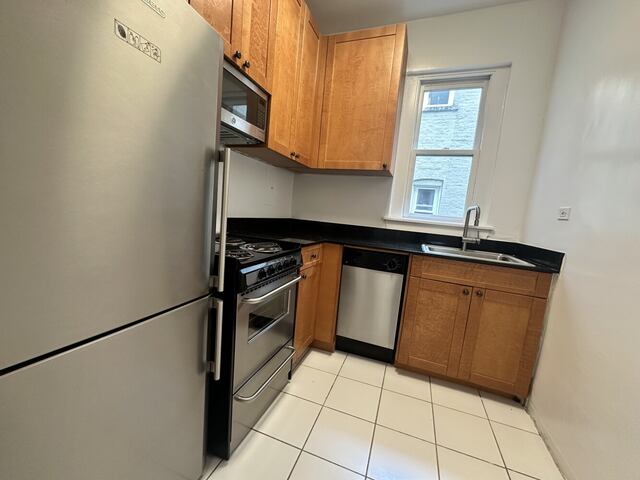 1-Bedroom at Manhattan East: 223 East 66th