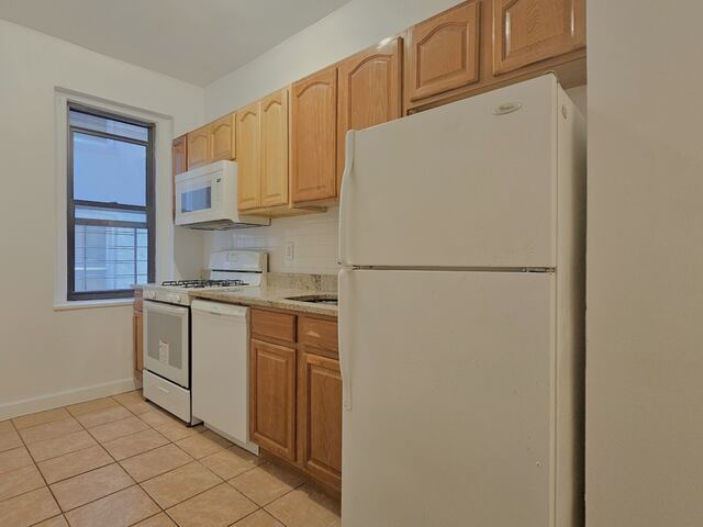 1-Bedroom at 165 Pinehurst Avenue