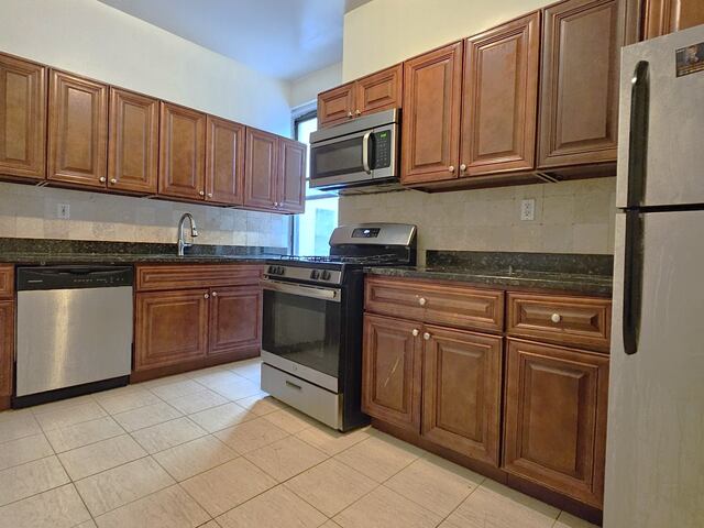 4-Bedroom at 255 Fort Washington Avenue